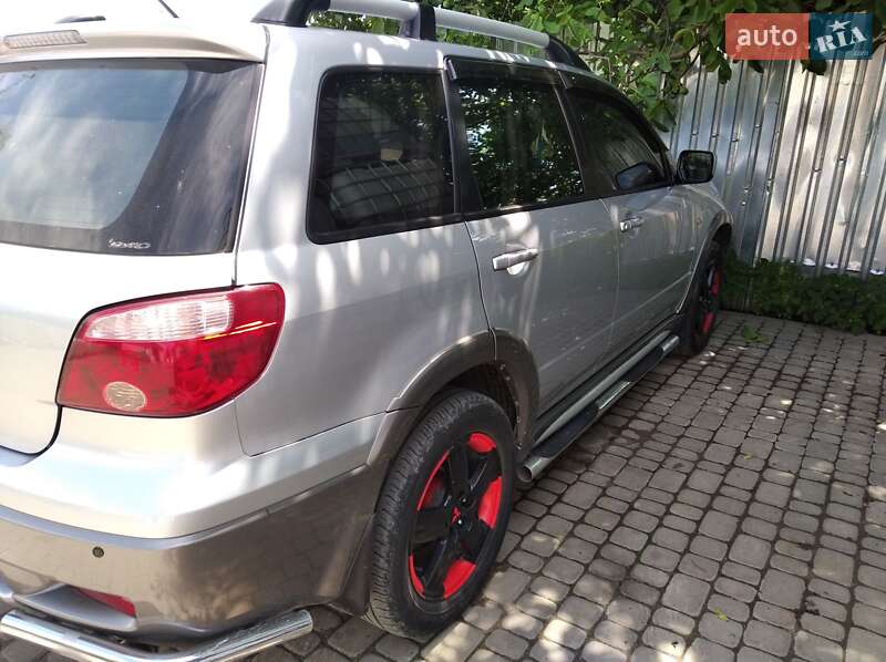 Внедорожник / Кроссовер Mitsubishi Outlander 2006 в Львове