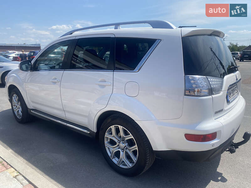 Позашляховик / Кросовер Mitsubishi Outlander 2010 в Житомирі