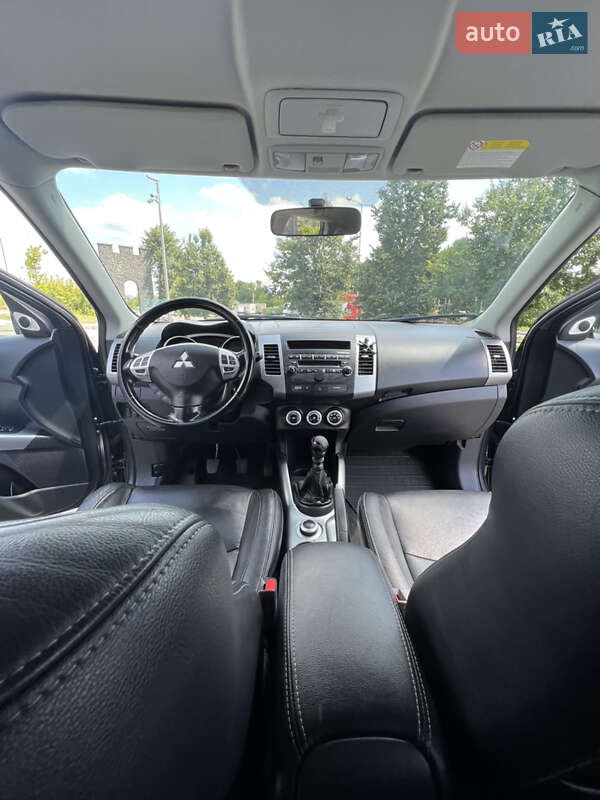 Внедорожник / Кроссовер Mitsubishi Outlander 2007 в Ровно фото 4 Внедорожник / Кроссовер Mitsubishi Outlander 2007 в Ровно