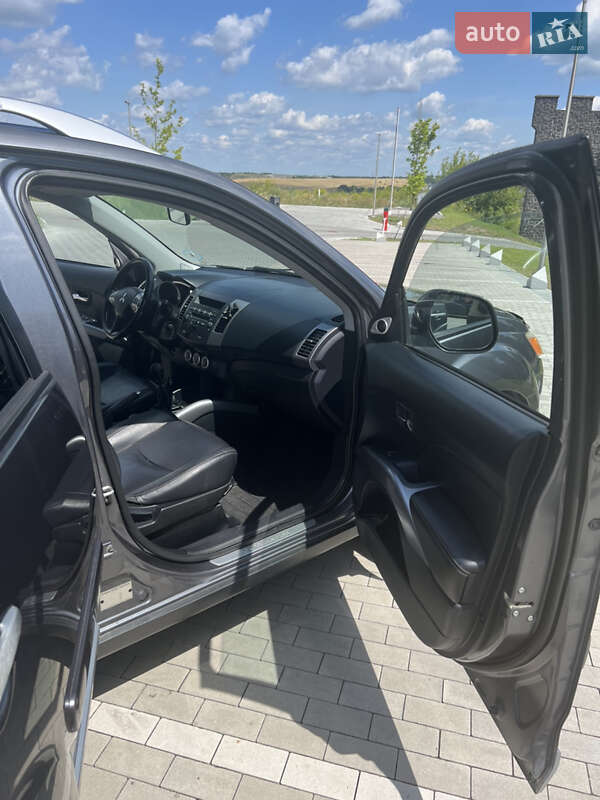 Внедорожник / Кроссовер Mitsubishi Outlander 2007 в Ровно фото 7 Внедорожник / Кроссовер Mitsubishi Outlander 2007 в Ровно