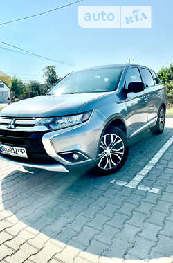 Позашляховик / Кросовер Mitsubishi Outlander 2015 в Одесі