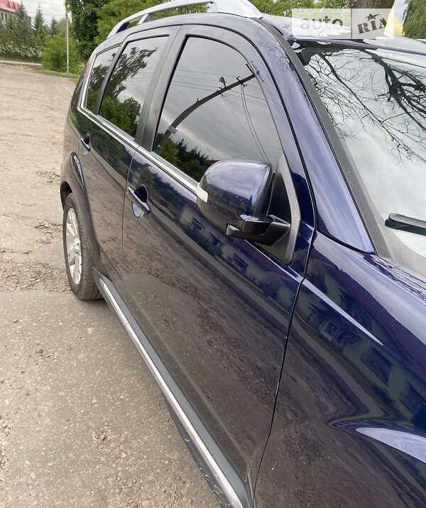 Внедорожник / Кроссовер Mitsubishi Outlander 2011 в Львове