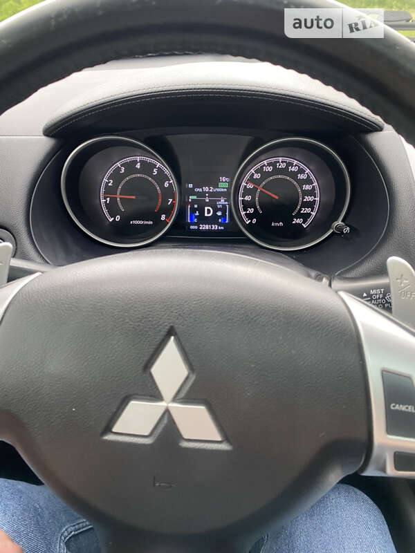 Внедорожник / Кроссовер Mitsubishi Outlander 2011 в Львове