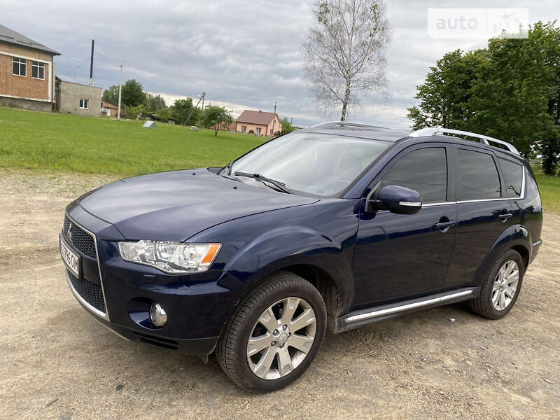 Внедорожник / Кроссовер Mitsubishi Outlander 2011 в Львове