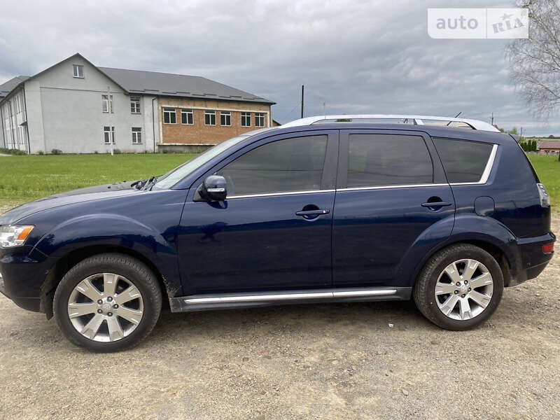 Внедорожник / Кроссовер Mitsubishi Outlander 2011 в Львове