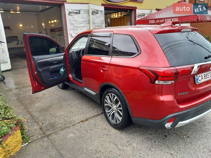 Позашляховик / Кросовер Mitsubishi Outlander 2018 в Кропивницькому