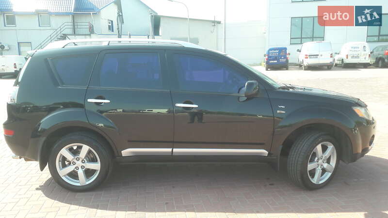 Внедорожник / Кроссовер Mitsubishi Outlander 2008 в Ровно