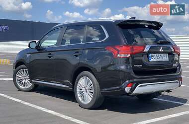 Внедорожник / Кроссовер Mitsubishi Outlander 2019 в 