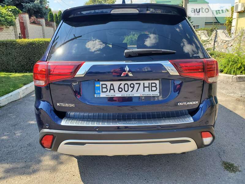 Внедорожник / Кроссовер Mitsubishi Outlander 2018 в Кропивницком