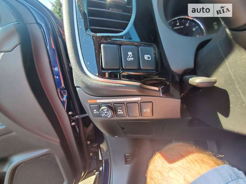 Внедорожник / Кроссовер Mitsubishi Outlander 2018 в Кропивницком