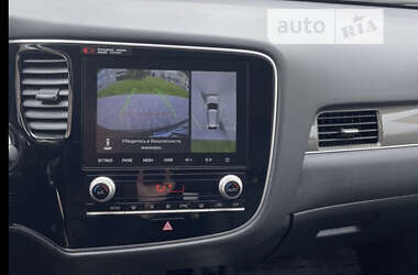Внедорожник / Кроссовер Mitsubishi Outlander 2019 в 
