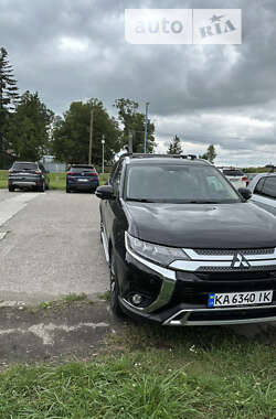 Внедорожник / Кроссовер Mitsubishi Outlander 2019 в 