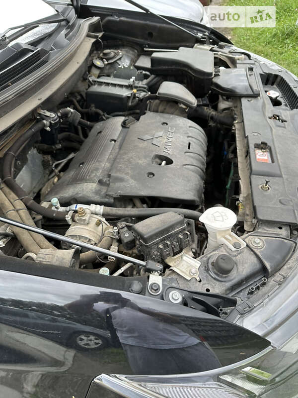 Внедорожник / Кроссовер Mitsubishi Outlander 2019 в Ужгороде