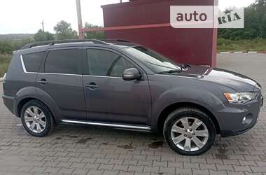 Внедорожник / Кроссовер Mitsubishi Outlander 2012 в Черновцах