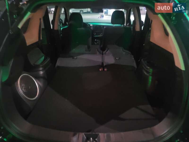 Позашляховик / Кросовер Mitsubishi Outlander 2016 в Одесі фото 8 Позашляховик / Кросовер Mitsubishi Outlander 2016 в Одесі