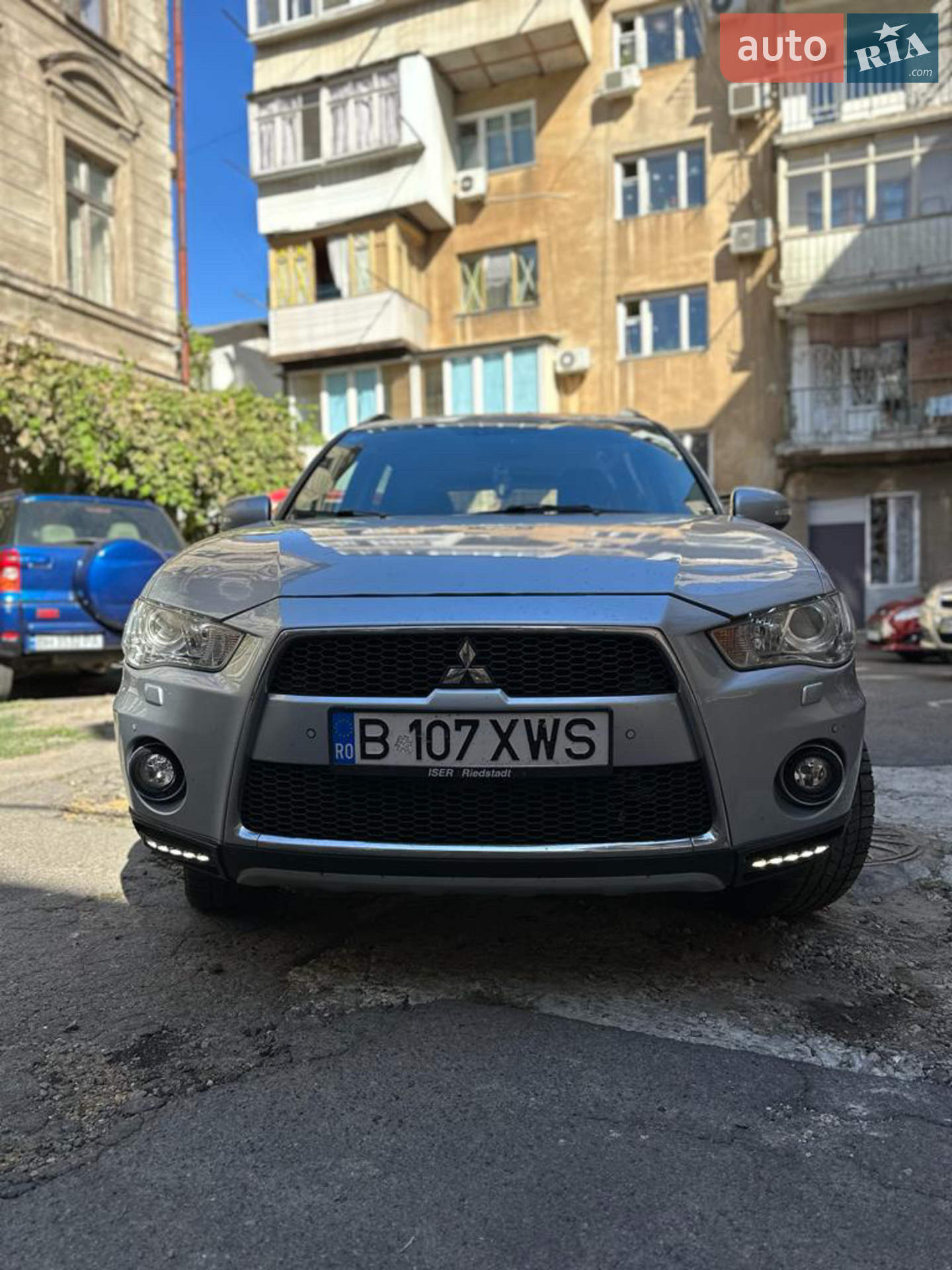 2011 Mitsubishi Outlander - фото 1