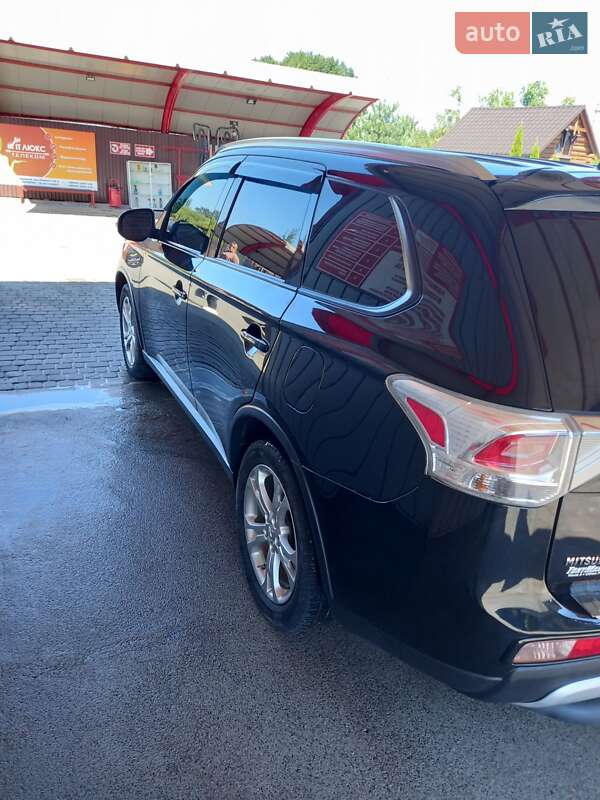 Позашляховик / Кросовер Mitsubishi Outlander 2014 в Надвірній