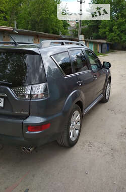 Внедорожник / Кроссовер Mitsubishi Outlander 2011 в Ровно