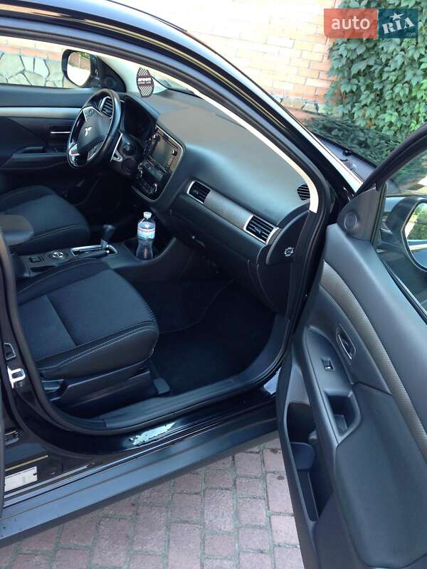 Позашляховик / Кросовер Mitsubishi Outlander 2016 в Сарнах фото 6 Позашляховик / Кросовер Mitsubishi Outlander 2016 в Сарнах