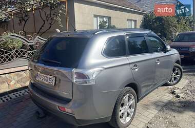 Внедорожник / Кроссовер Mitsubishi Outlander 2012 в 