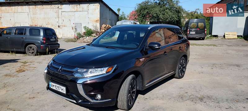 Внедорожник / Кроссовер Mitsubishi Outlander 2018 в Житомире фото 2 Внедорожник / Кроссовер Mitsubishi Outlander 2018 в Житомире