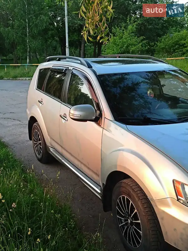 Mitsubishi Outlander