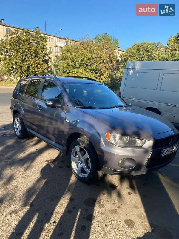 Позашляховик / Кросовер Mitsubishi Outlander 2010 в Одесі