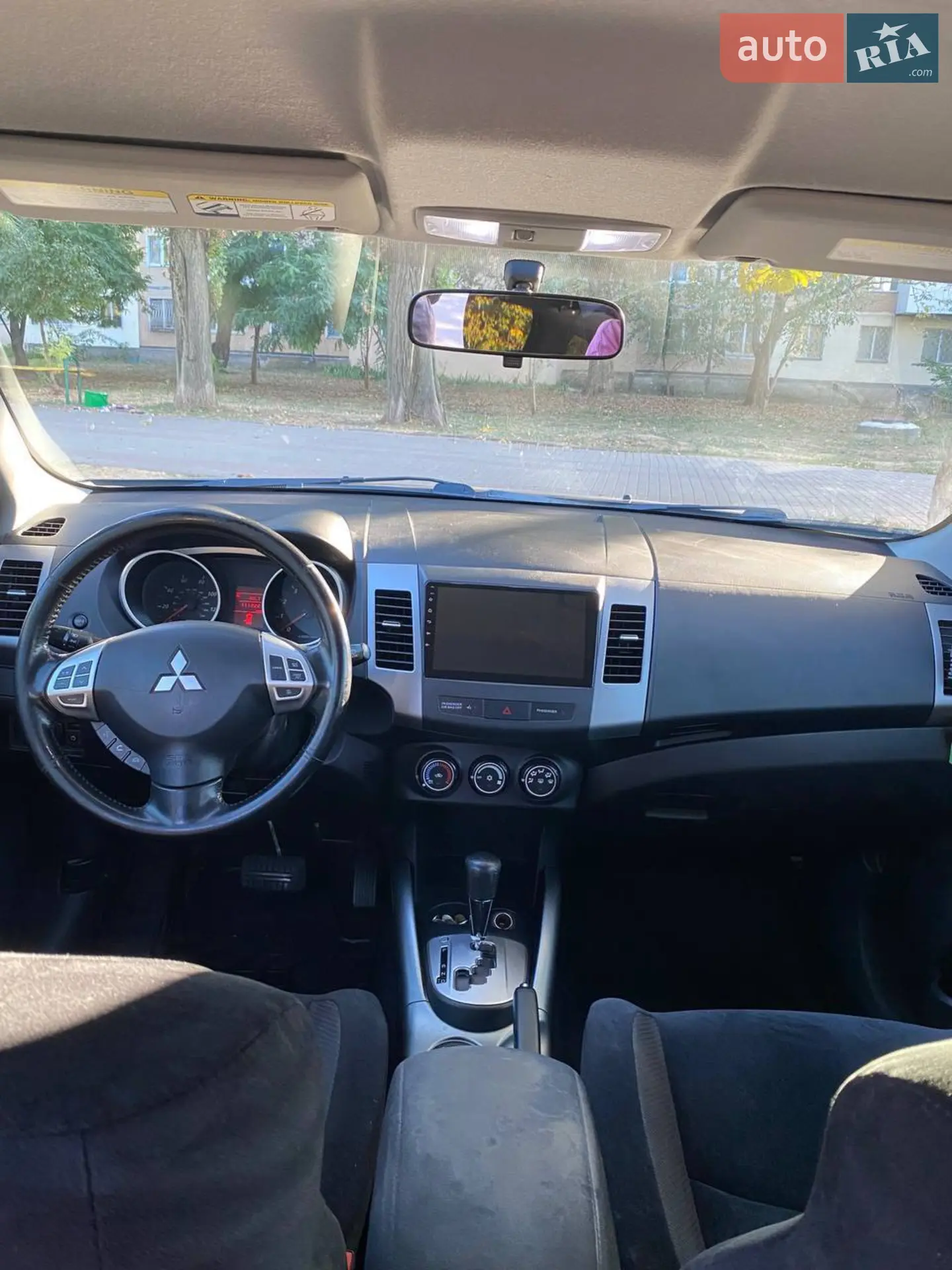 2010 Mitsubishi Outlander - мініатюра 16