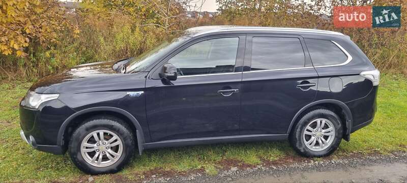 Внедорожник / Кроссовер Mitsubishi Outlander 2014 в Луцке