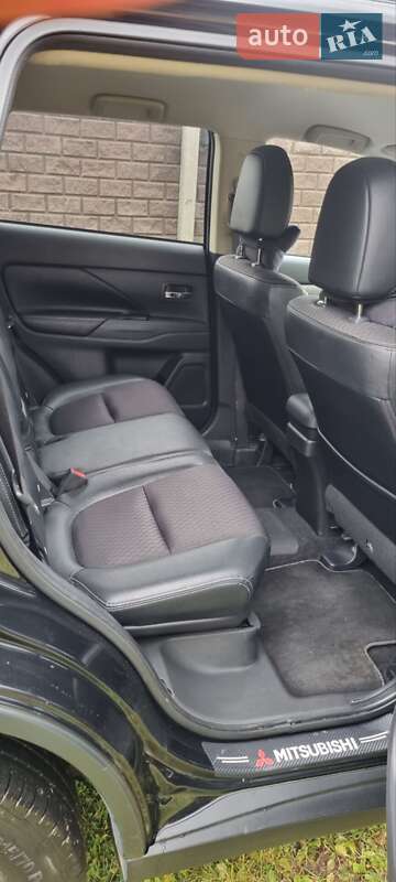 Внедорожник / Кроссовер Mitsubishi Outlander 2014 в Луцке