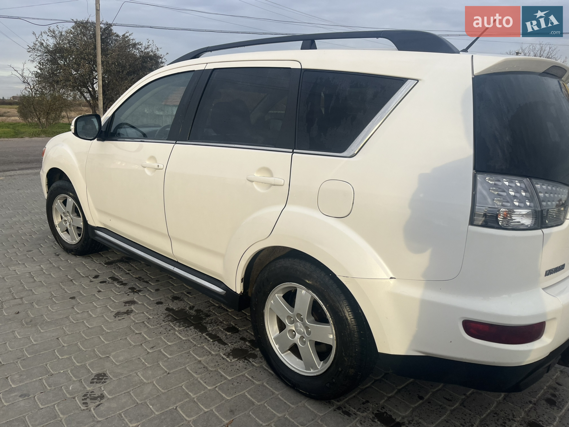 2010 Mitsubishi Outlander - фото 1