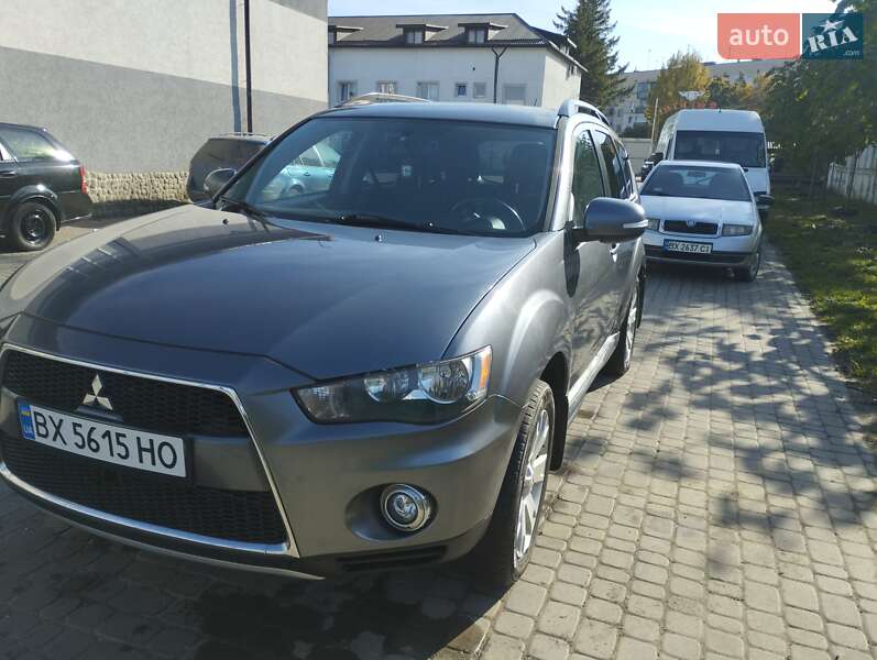 Mitsubishi Outlander 2012