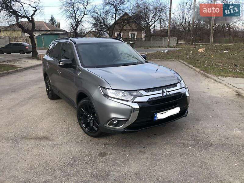 Внедорожник / Кроссовер Mitsubishi Outlander 2017 в Запорожье