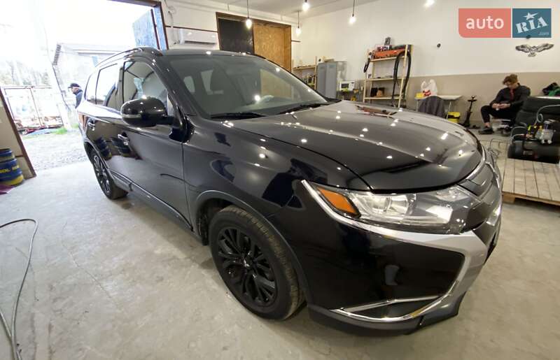Позашляховик / Кросовер Mitsubishi Outlander 2017 в Вінниці