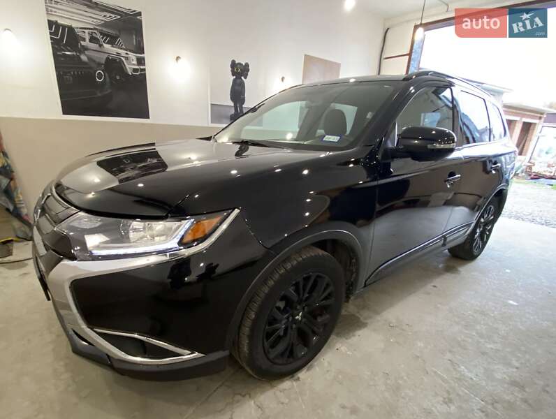 Позашляховик / Кросовер Mitsubishi Outlander 2017 в Вінниці