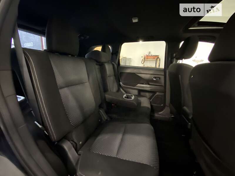Позашляховик / Кросовер Mitsubishi Outlander 2017 в Вінниці