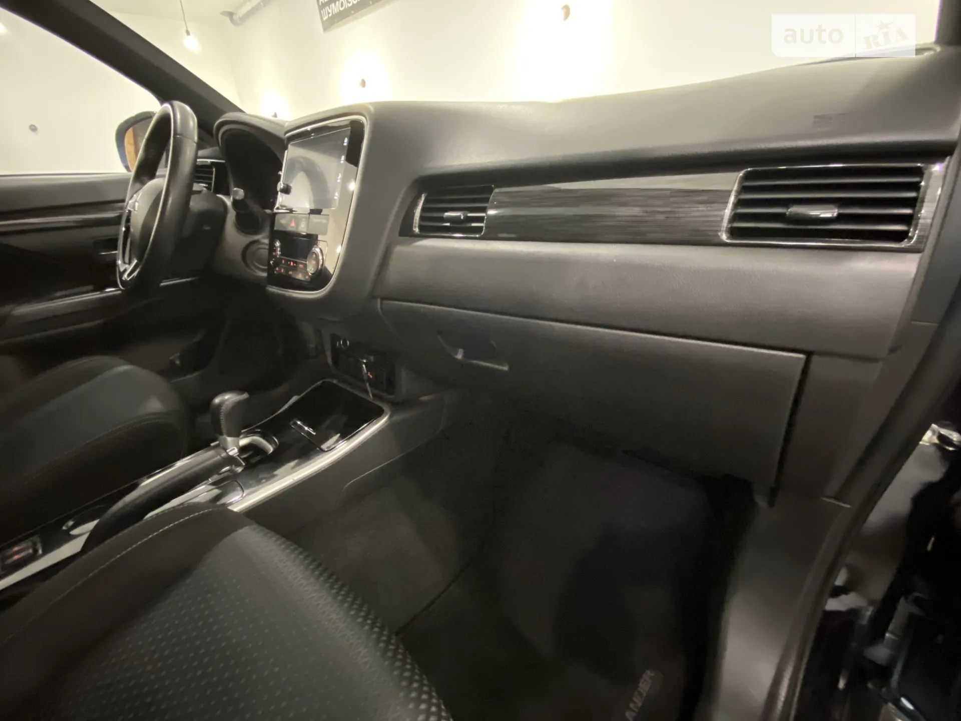 2017 Mitsubishi Outlander - мініатюра 41