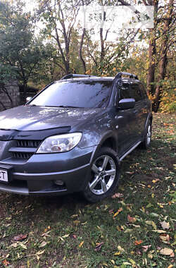 Позашляховик / Кросовер Mitsubishi Outlander 2004 в Кременці