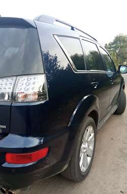 Позашляховик / Кросовер Mitsubishi Outlander 2011 в 