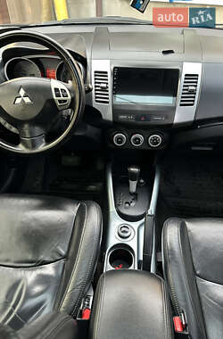Внедорожник / Кроссовер Mitsubishi Outlander 2007 в 