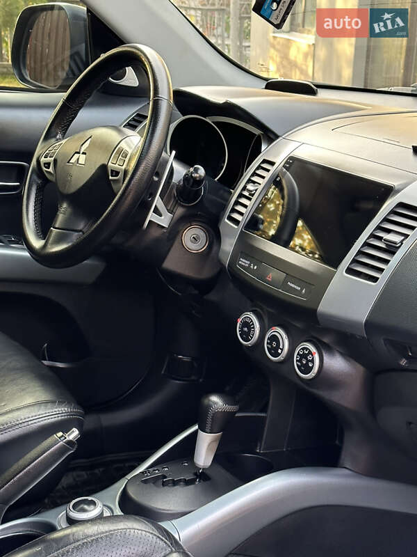 Внедорожник / Кроссовер Mitsubishi Outlander 2007 в Запорожье