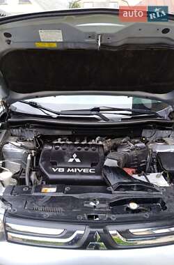 Внедорожник / Кроссовер Mitsubishi Outlander 2013 в Харькове