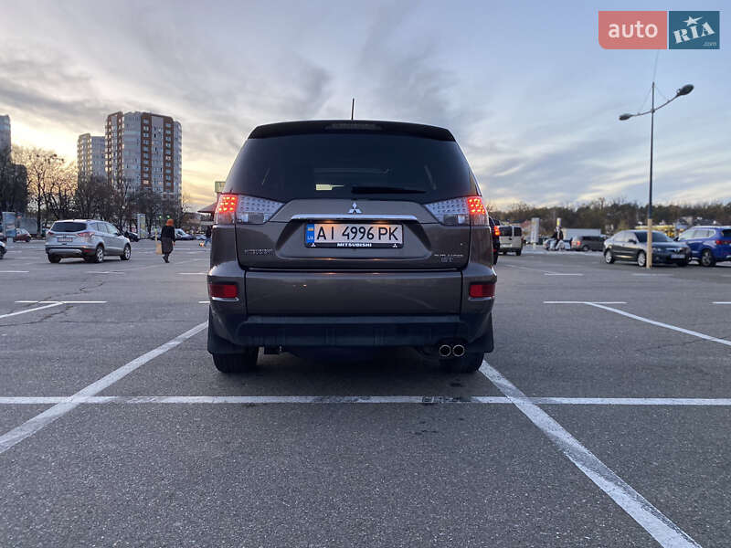 Позашляховик / Кросовер Mitsubishi Outlander 2011 в Броварах
