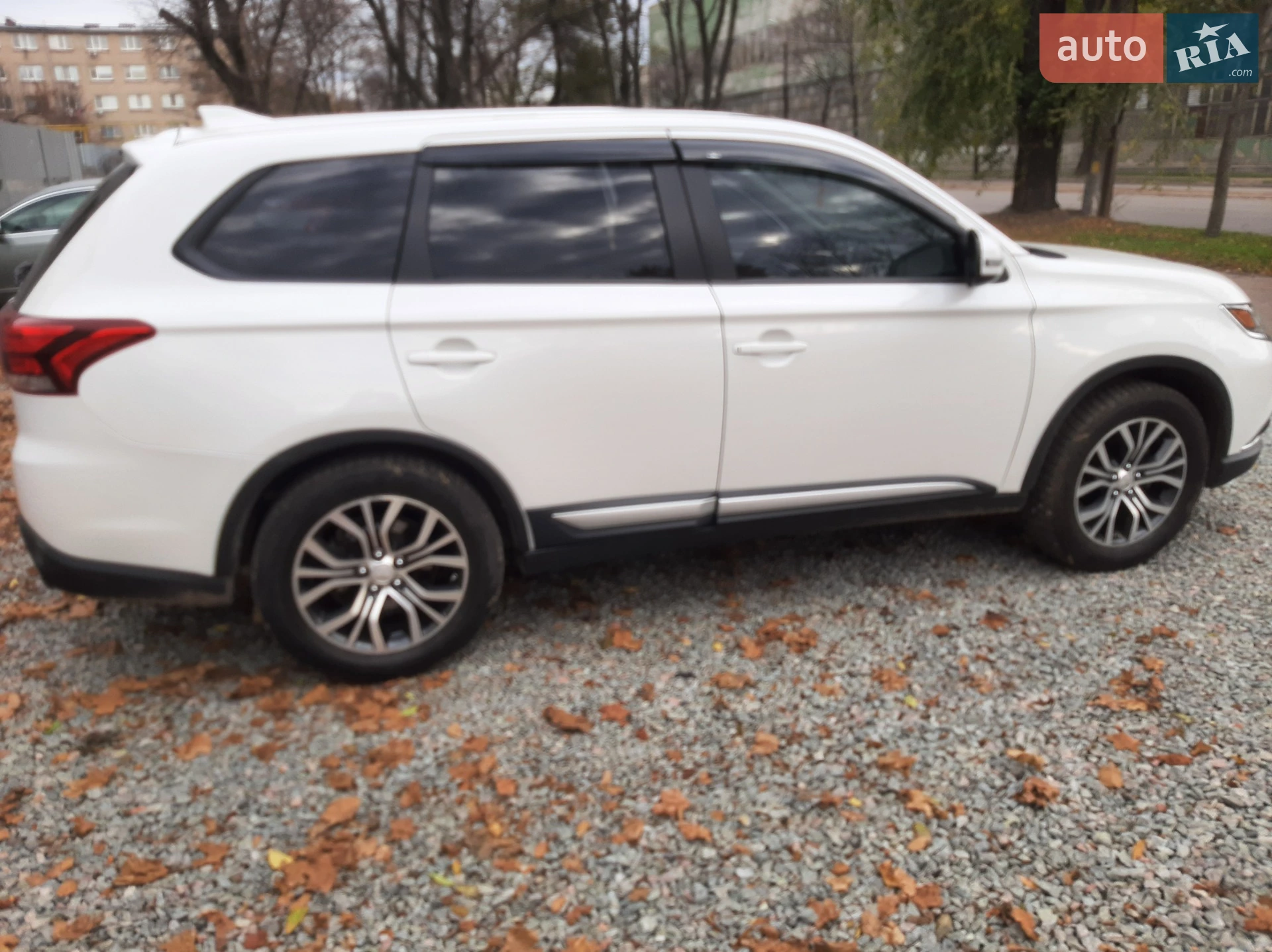 2017 Mitsubishi Outlander - мініатюра 8