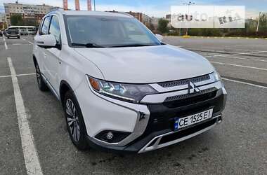 Внедорожник / Кроссовер Mitsubishi Outlander 2018 в Черновцах