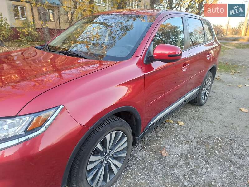 Внедорожник / Кроссовер Mitsubishi Outlander 2019 в Днепре фото 11 Внедорожник / Кроссовер Mitsubishi Outlander 2019 в Днепре