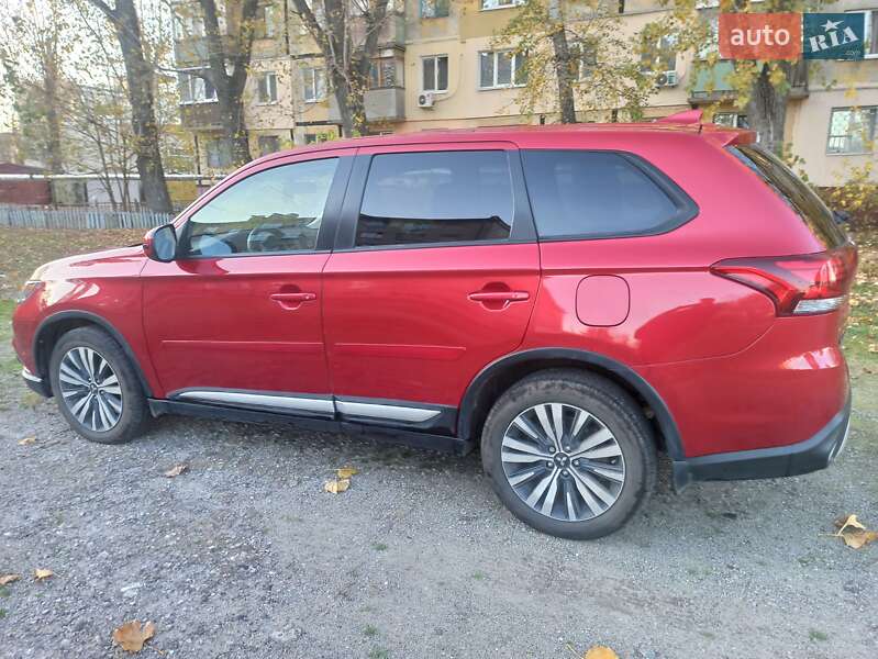 Внедорожник / Кроссовер Mitsubishi Outlander 2019 в Днепре фото 12 Внедорожник / Кроссовер Mitsubishi Outlander 2019 в Днепре