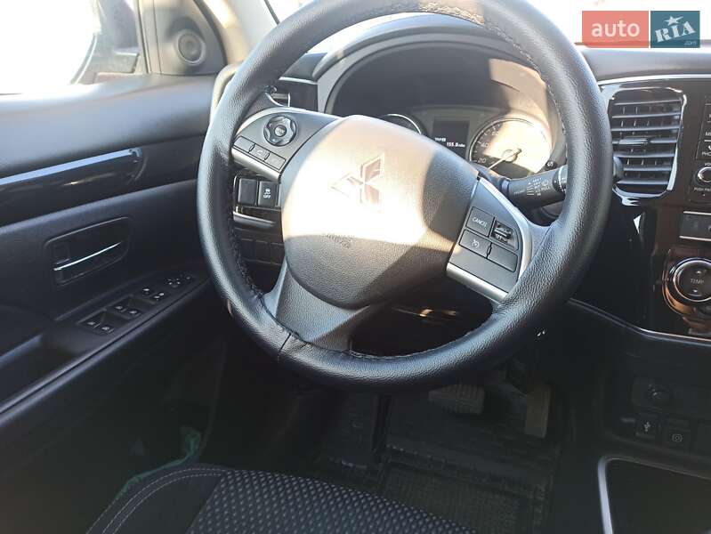 Внедорожник / Кроссовер Mitsubishi Outlander 2019 в Днепре фото 18 Внедорожник / Кроссовер Mitsubishi Outlander 2019 в Днепре