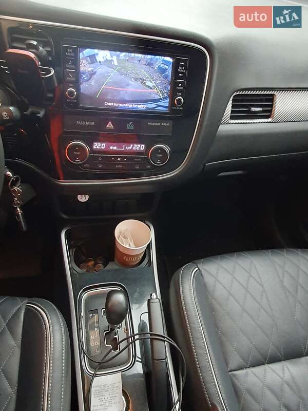 Позашляховик / Кросовер Mitsubishi Outlander 2018 в Обухові