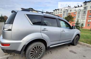 Внедорожник / Кроссовер Mitsubishi Outlander 2011 в Ровно